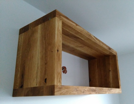 Półka z litego drewna